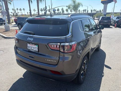 Used 2023 Jeep Compass Limited w/ Sun and Sound Group AWD/4WD image 5