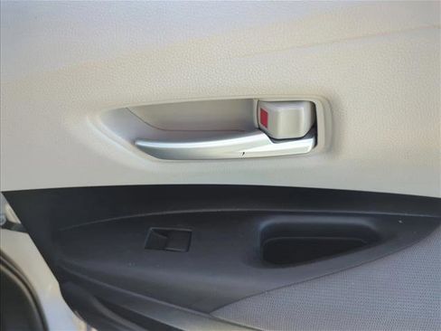 Used 2020 Toyota Corolla LE image 22