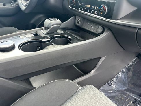 Used 2023 Nissan Rogue SV AWD/4WD image 33