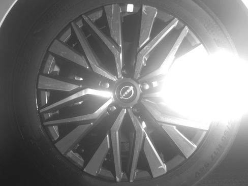 Used 2025 Nissan Altima 2.5 SV FWD image 12