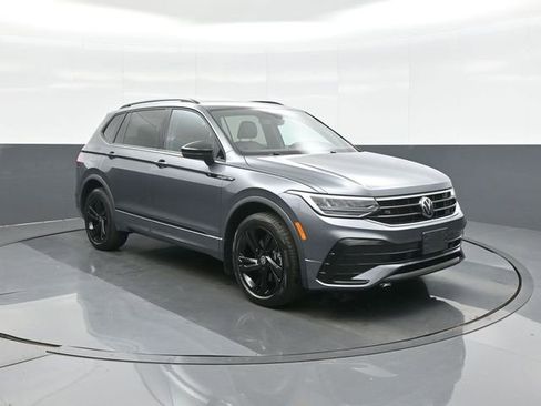 Used 2023 Volkswagen Tiguan SE R-Line FWD image 1