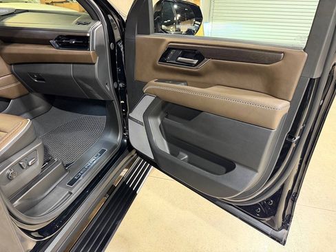 Used 2026 GMC Yukon XL Denali Ultimate AWD/4WD image 38
