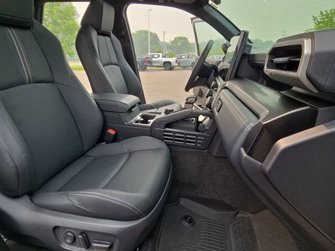 Certified 2025 Toyota 4Runner Limited AWD/4WD image 13