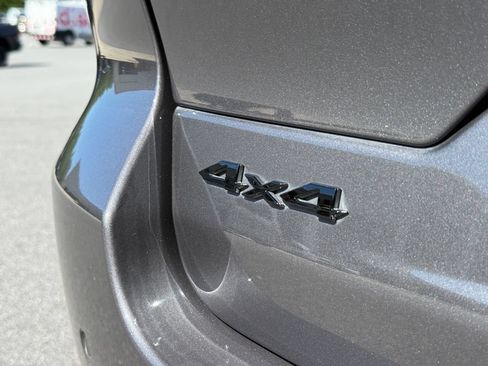 Used 2024 Jeep Grand Cherokee Altitude AWD/4WD image 10