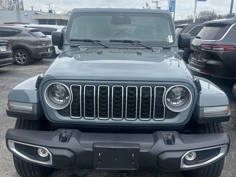 Used 2025 Jeep Wrangler Unlimited Sahara image 1