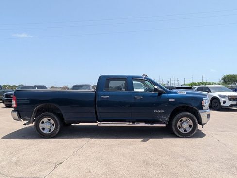 Used 2020 RAM 2500 Tradesman w/ Chrome Appearance Group AWD/4WD image 4