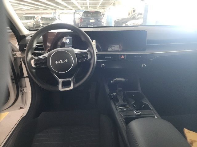 Used 2025 Kia K5 LXS FWD image 5