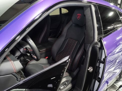 Used 2021 Lamborghini Urus image 18