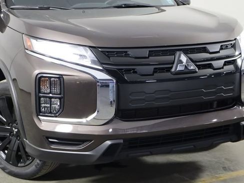 Used 2024 Mitsubishi Outlander Sport LE AWD/4WD image 36