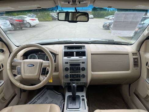 Used 2010 Ford Escape XLT AWD/4WD image 13