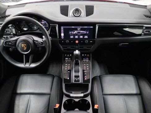 Certified 2025 Porsche Macan image 26