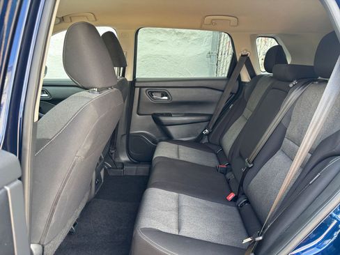 Used 2025 Nissan Rogue SV FWD image 28