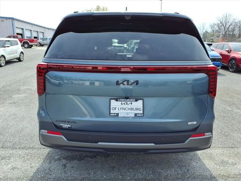 New 2026 Kia Carnival SX Prestige FWD image 5