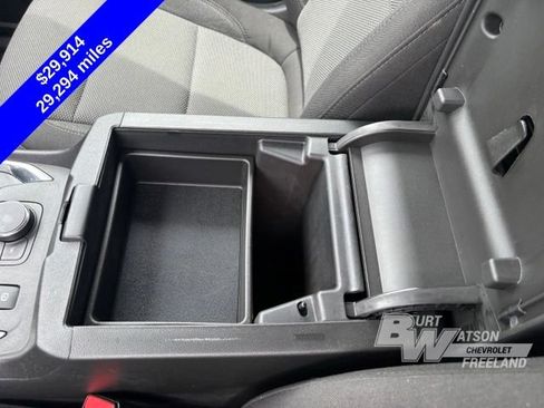 Used 2023 Chevrolet Traverse LT FWD image 24