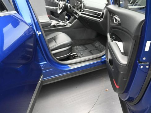 Used 2023 Kia Sportage EX FWD image 14