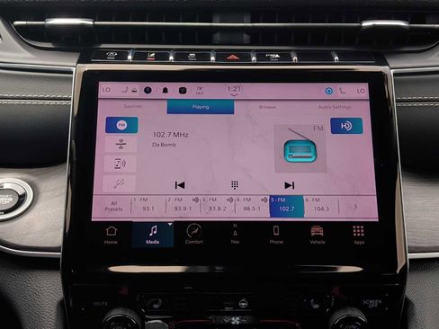 Used 2022 Jeep Grand Cherokee L Limited image 12