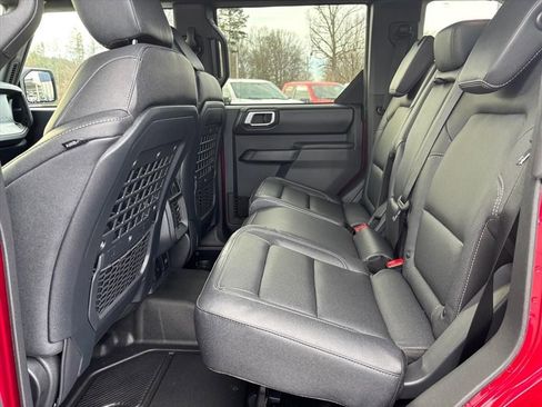 New 2025 Ford Bronco Badlands image 16