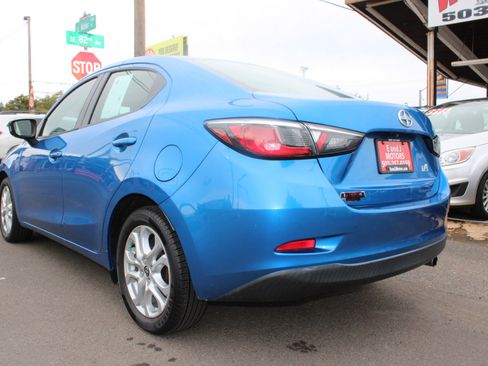 Used 2016 Scion iA image 4