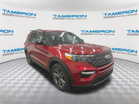 Used 2023 Ford Explorer XLT w/ Equipment Group 202A image 7