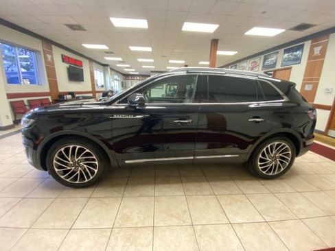 Used 2019 Lincoln Nautilus Reserve FWD image 2