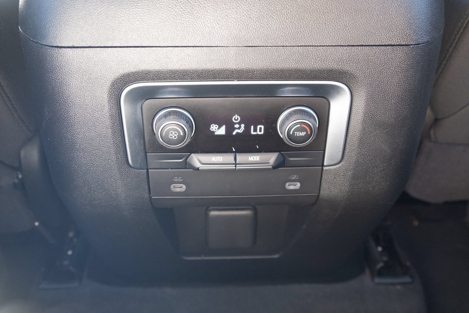 Used 2024 Chevrolet Suburban LS AWD/4WD image 15