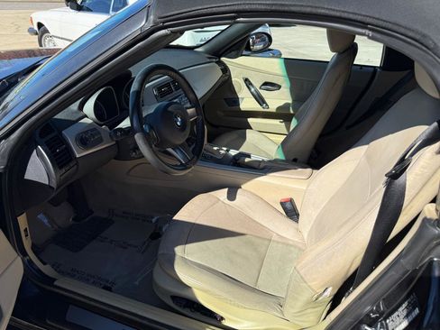 Used 2003 BMW Z4 2.5i image 7