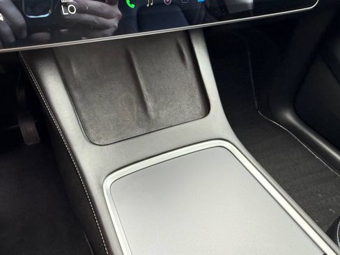 Used 2021 Tesla Model Y Long Range AWD/4WD image 38