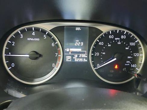 Used 2019 Nissan Kicks S FWD image 12