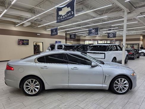 Used 2014 Jaguar XF RWD image 5