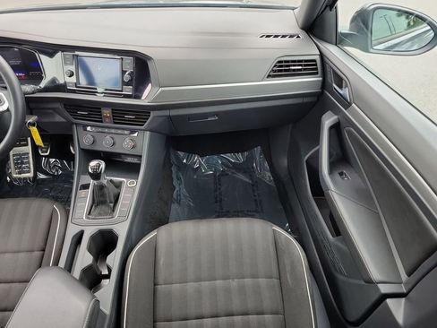Used 2024 Volkswagen Jetta Sport image 13