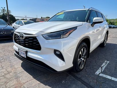 Used 2021 Toyota Highlander XLE