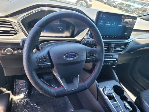Used 2025 Ford Escape ST-Line w/ Tech Pack #1 FWD image 11