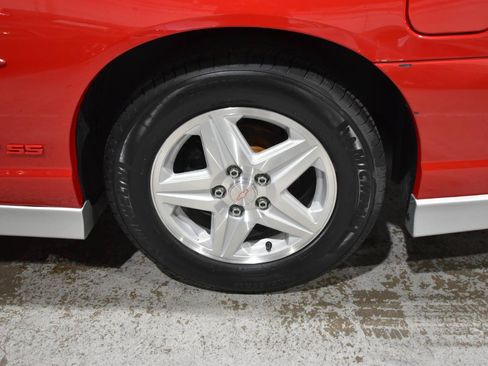 Used 2002 Chevrolet Monte Carlo SS w/ High Sport Appearance Pkg FWD image 36