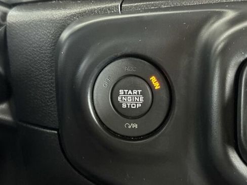 Used 2022 Jeep Wrangler Unlimited Sport AWD/4WD image 19
