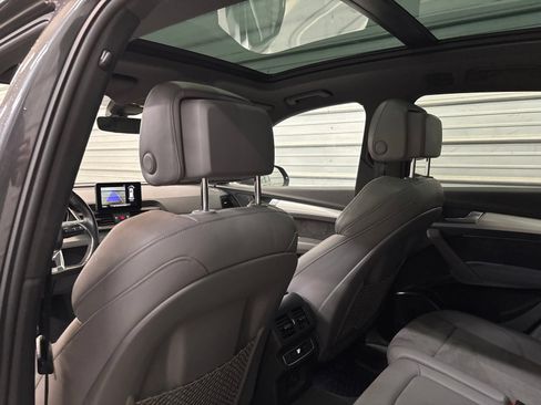 Used 2020 Audi SQ5 Premium w/ Convenience Package AWD/4WD image 24