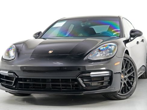 Used 2020 Porsche Panamera GTS w/ Premium Package Plus image 3