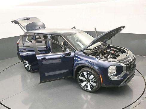 New 2026 Mitsubishi Outlander SE image 81