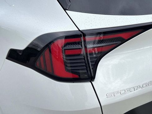 New 2026 Kia Sportage EX image 11
