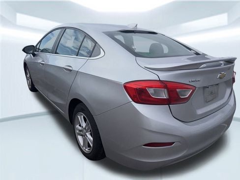 Used 2017 Chevrolet Cruze LT image 12