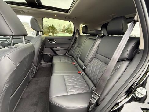 New 2026 Nissan Rogue Platinum w/ Platinum Premium Package image 15