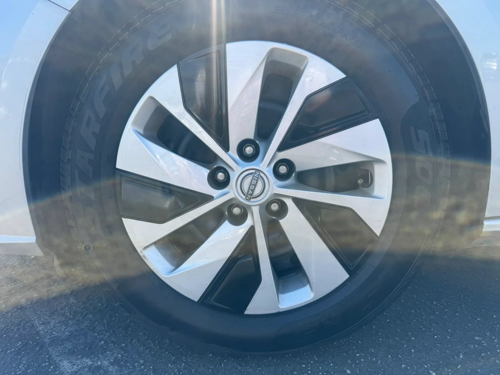 Used 2024 Nissan Altima 2.5 S FWD image 16