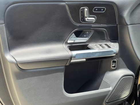 Certified 2022 Mercedes-Benz GLB 250 4MATIC image 38