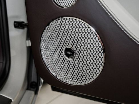 Used 2021 Bentley Continental GT V8 image 16