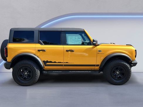 Certified 2022 Ford Bronco Wildtrak AWD/4WD image 2