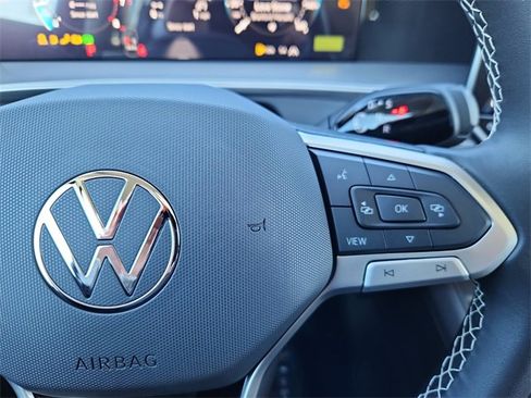 New 2026 Volkswagen Tiguan SE image 12