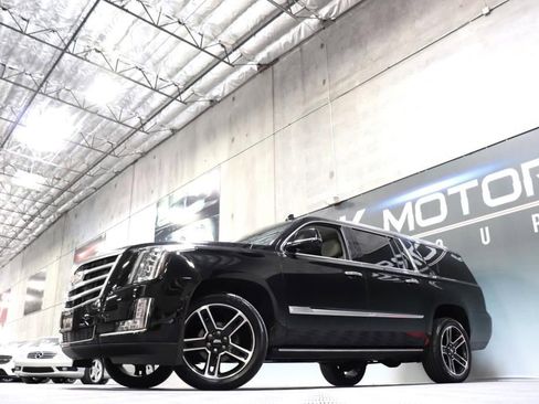 Used 2019 Cadillac Escalade ESV Premium Luxury image 76