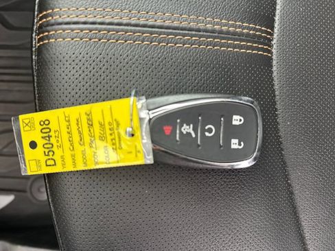 Used 2023 Chevrolet Equinox Premier image 33