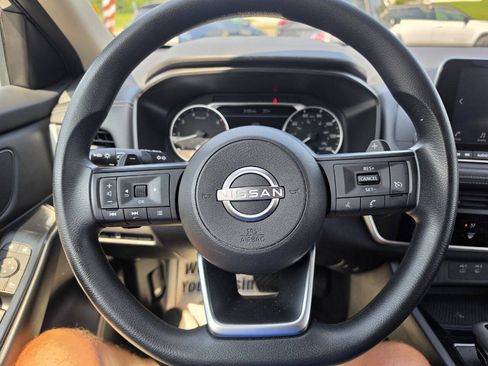 Used 2024 Nissan Rogue S AWD/4WD image 11