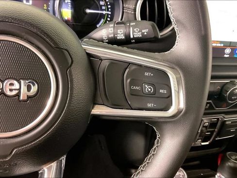 Used 2023 Jeep Wrangler Unlimited Sahara AWD/4WD image 11