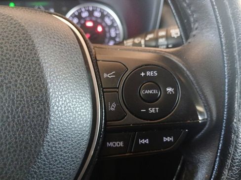 Used 2022 Toyota RAV4 XLE Premium FWD image 12